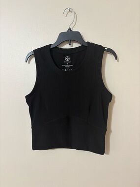 Move Theory Women’s Size Medium Black Ribbed Sleeveless Crop Top, great condit.